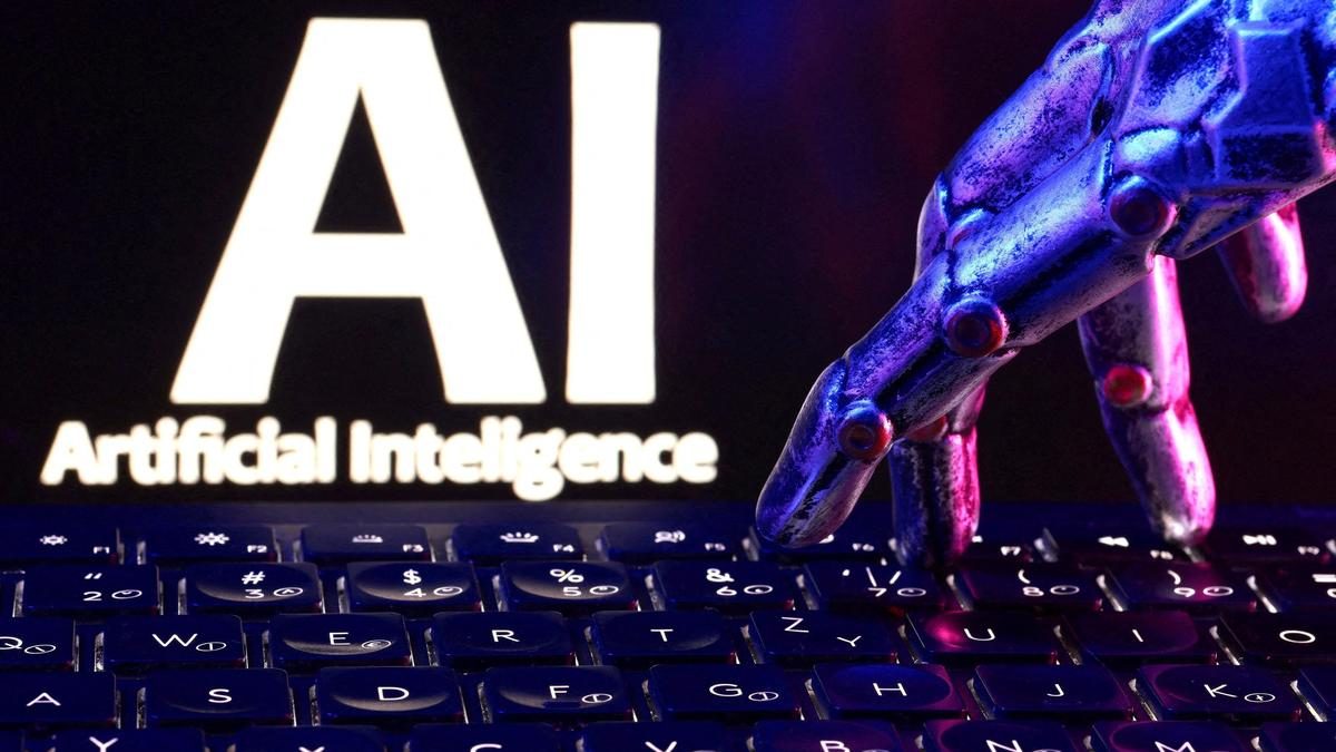 Open-Weight vs Proprietary AI Models: Openness, Ecosystem Control and Strategic Competition